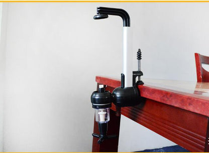 Clip-on single-head wine pourer