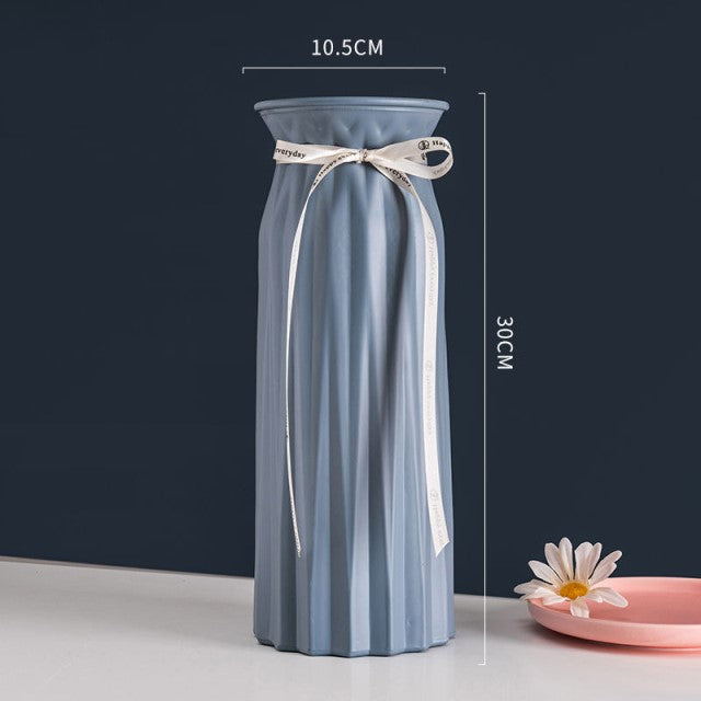 Frosted Glass Vase With Dried Flowers Indoor Table Setting