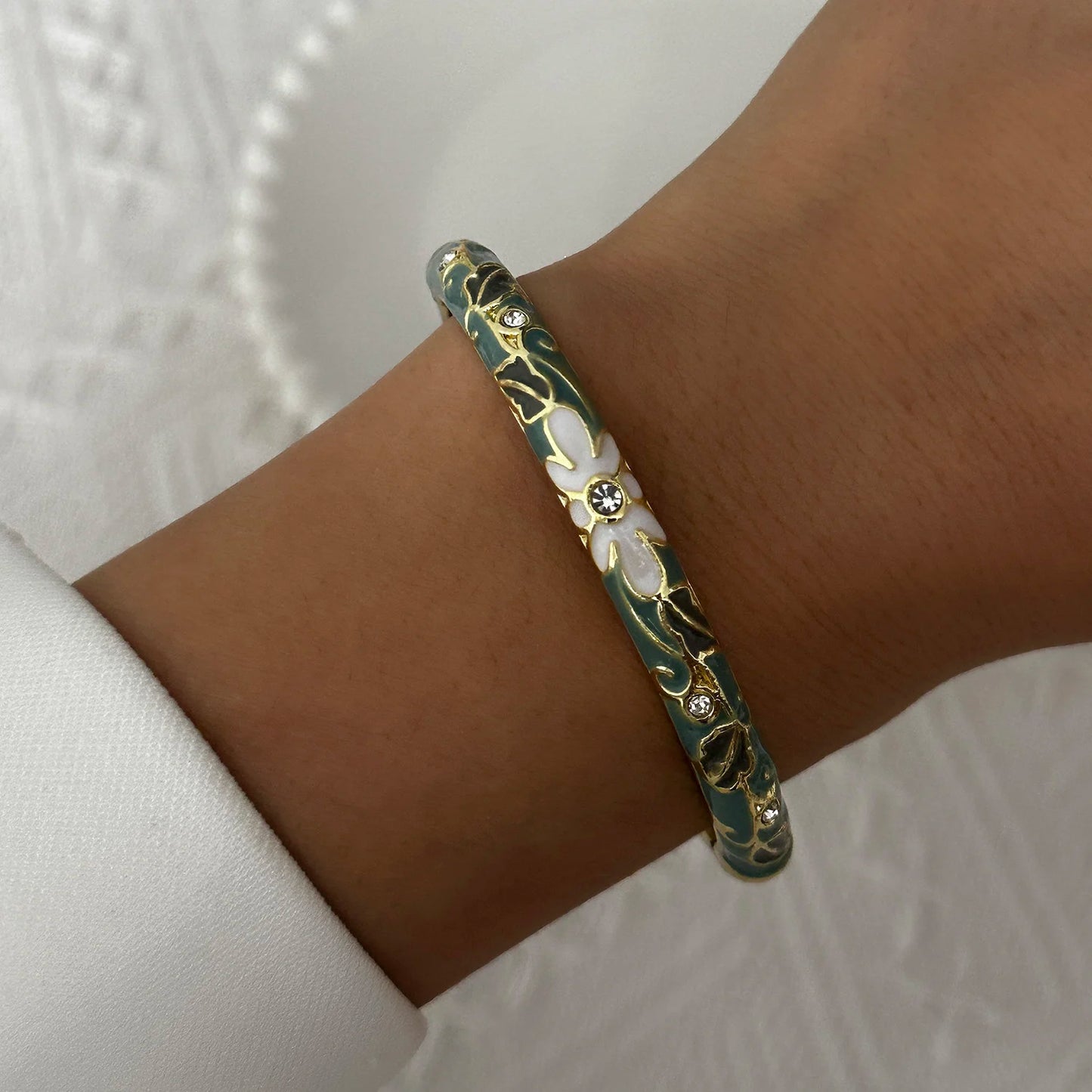 Elegant Enamel Dropped Glaze Flower Texture Bracelet For Women Retro Gold Plated Evil Eye Floral Zircon Bangle Party Jewelry