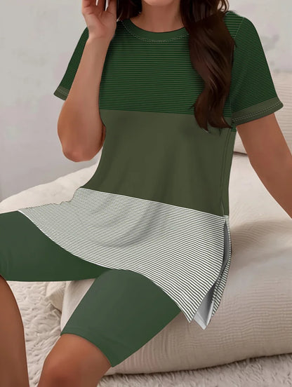 2025 Women New Slit Printed Top Round Neck T-shirt + Sports Shorts Fashionable Casual Women Sports Style Comfortable Shorts Suit
