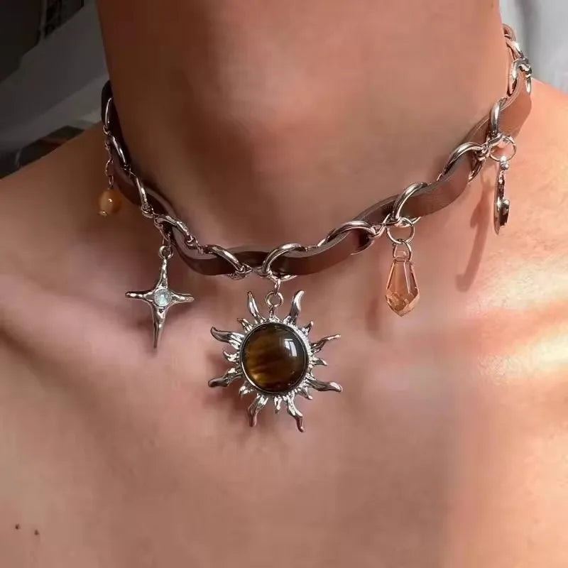 Vintage Leather Brown Stone Sun Pendant Beaded Choker Clavicle Chain Necklace For Women Unique Y2K Personalized Grunge Jewelry
