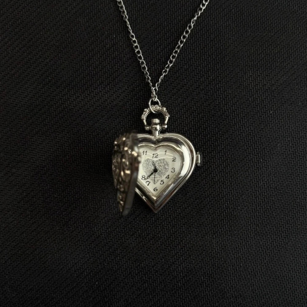 Original Hollow Heart Pocket Watch Chain Keychain Design Steampunk Clock Vintage Necklace Pendant Jewelry Watch Men Women Gift
