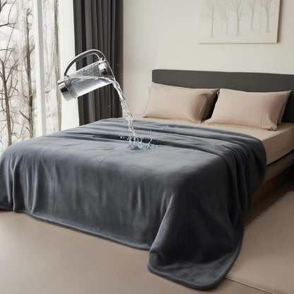 Soft Flannel Pet Blanket Waterproof Splash Resistant Comfortable Blanket for Pet and Couple