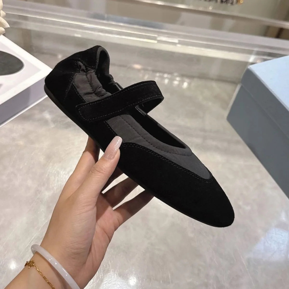 2026 High Quality Autumn Women Single Strap Round Toe Elastic Back Flat Shoes For Daily Wear ch26030135