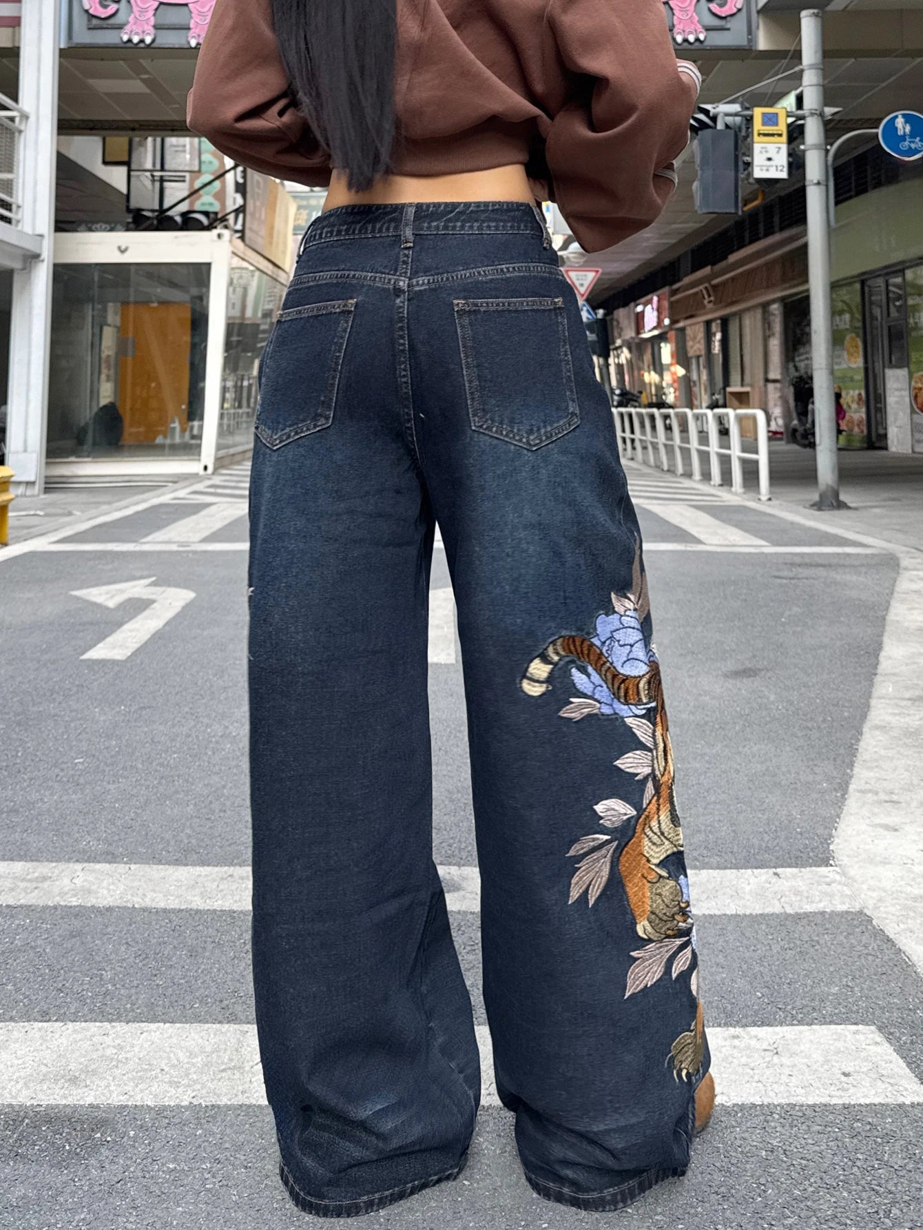 American Street Fashion Tiger And Flower Embroidery Style Pants, Dark Color, Versatile, Loose-Fitting Jeans, Street Outfit
