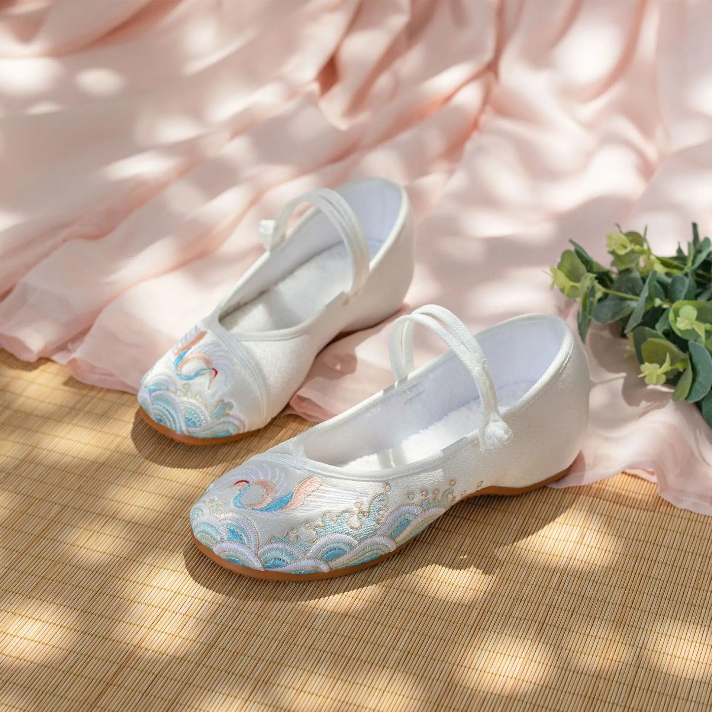 Embroidery Old Beijing Cloth Shoes Streetwear Embroidery Casual Vintage Cheongsam Autumn Sneakers Women Shoes Ethnic Style