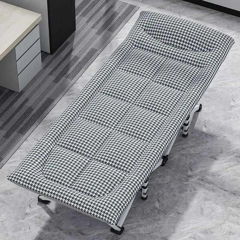 Camping Cot Comfortable with Pad  Portable Folding Bed for Sleeping Single Supports Travel Office Garden Beds  складная кровать