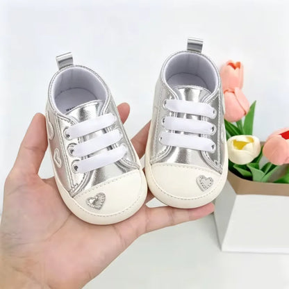 Baby Learning Walk Shoes, Silver Gold Shiny Heart Patch Baby Crib Shoes, Soft Light Cute Newborn Boys Girls Footwear 0-1 Year