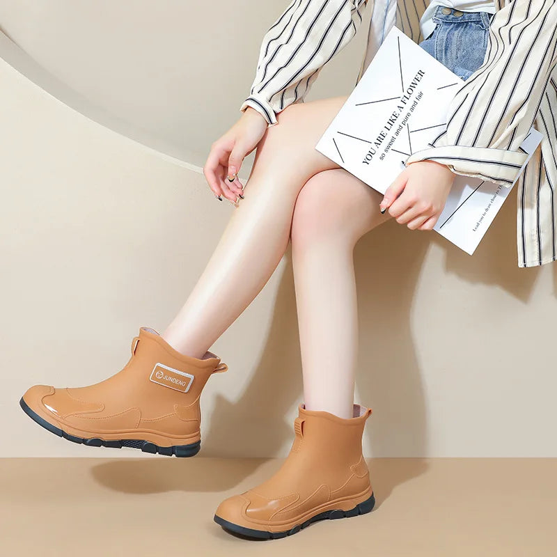 Women's Rain Boots Fashionable Summer Short Tube Rain Boots Adult Wear Gardening Work Water Shoes Rainy Season Commuting Shoes