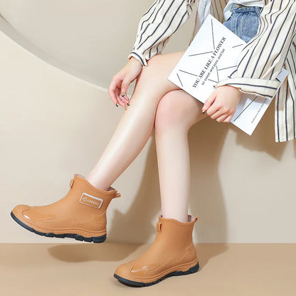 Women's Rain Boots Fashionable Summer Short Tube Rain Boots Adult Wear Gardening Work Water Shoes Rainy Season Commuting Shoes