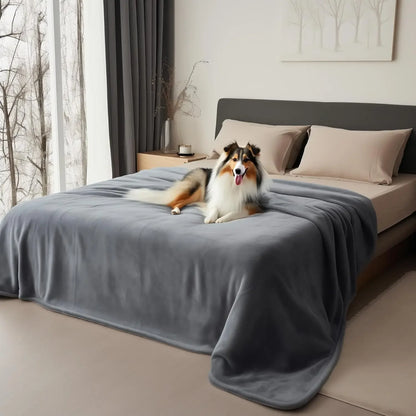 Soft Flannel Pet Blanket Waterproof Splash Resistant Comfortable Blanket for Pet and Couple
