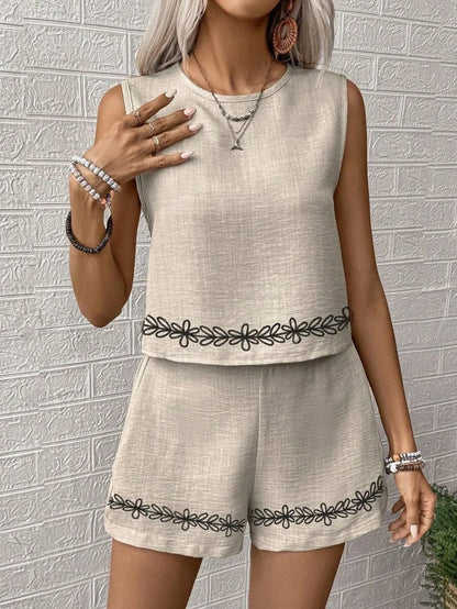 Spring and Summer Fashion Floral Print Sleeveless T-Shirt + Floral Shorts Two-Piece Set, Suitable for Daily Wear, Parties, and Vacation Outfits