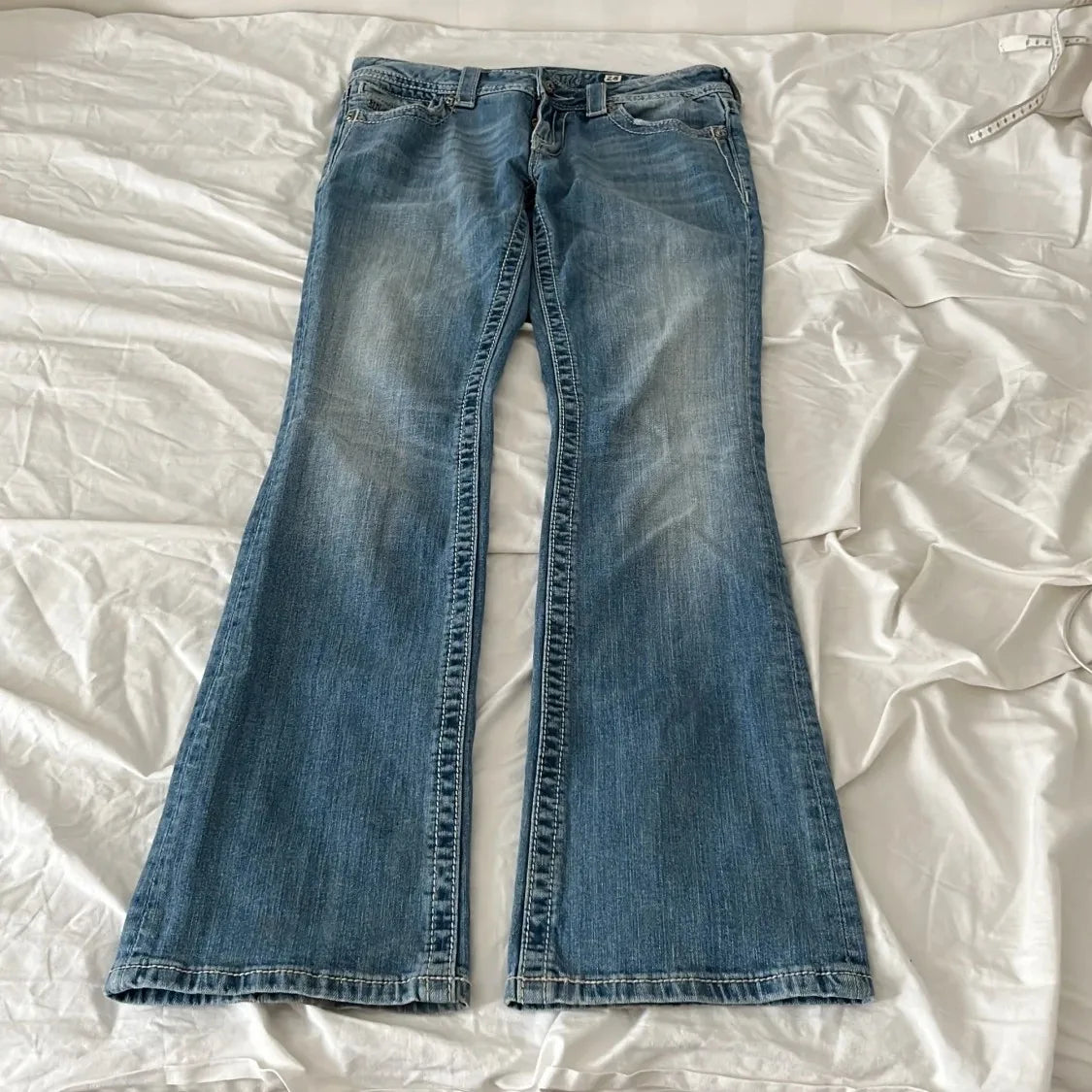 Women Bling Rhinestone Jeans Wings Pocket Embroidered Vintage Y2K Streetwear Hip Hop Dark Wash Cargo Denim Pants Fashion Trouser