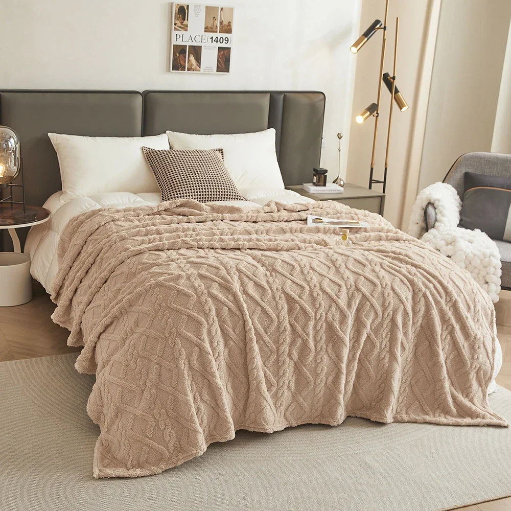 Fluffy Coral Velvet Throw Blanket – Soft Plush & Warm, Thickened Flannel, Comfortable for  Air-Conditioned Room, Luxury Decor