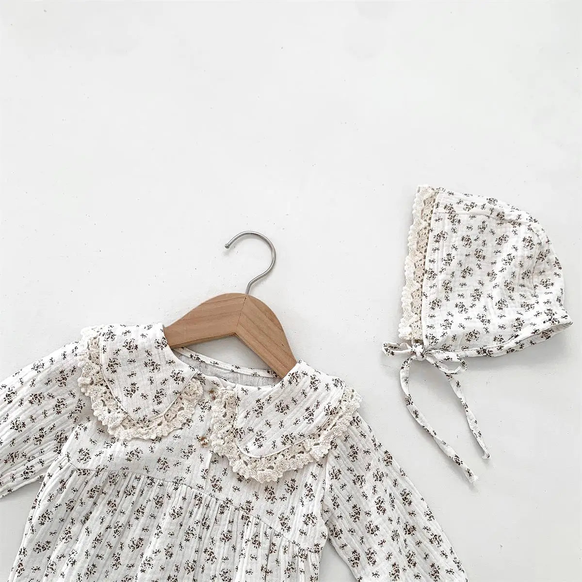 Newborn Girl Cotton Floral Doll Lace Collar Long Sleeve Princess Romper + Hat Suit Baby Clothes Set 0-2 Years Old