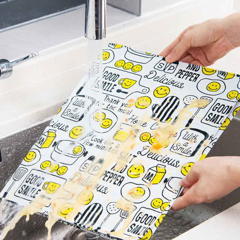 Foldable Aluminum‑Foil Kitchen Oil Splash Guard, High‑Temp Heat‑Insulating Grease Shield, Easy‑Clean Hob Surface Stain‑Resistant