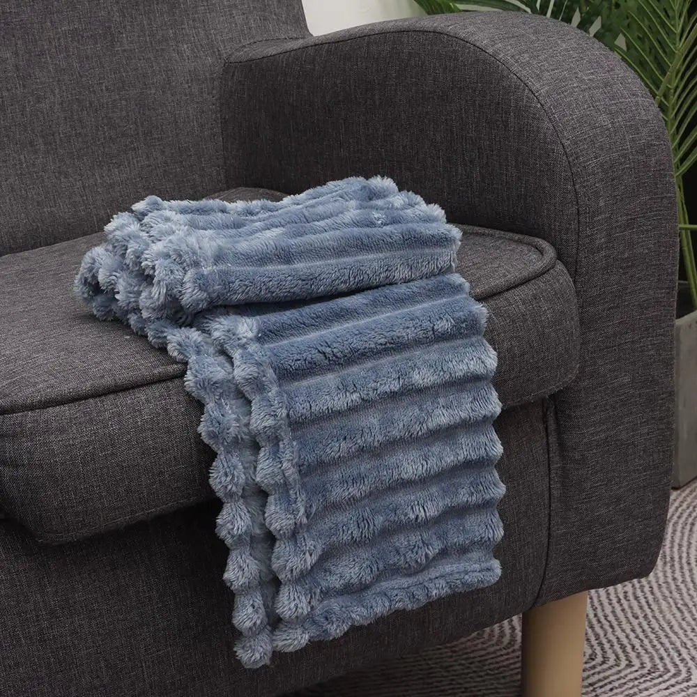 New Double Sided Warm Blanket Skin-Friendly Warm Conditioning Quilt Solid Color Breathable Striped Blankets