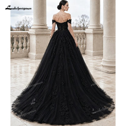 Gothic Victorian Off Shoulder Wedding Dress Black Lace Tulle Bridal Gowns Sweetheart Ball Gown Wedding Gowns Customized