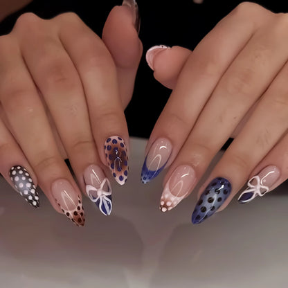 24pcs Red Star Print Fake Nails Sweet Cool Short Almond Press on Nail for Women Wearable Detachable Ins Spice Girl False Nails