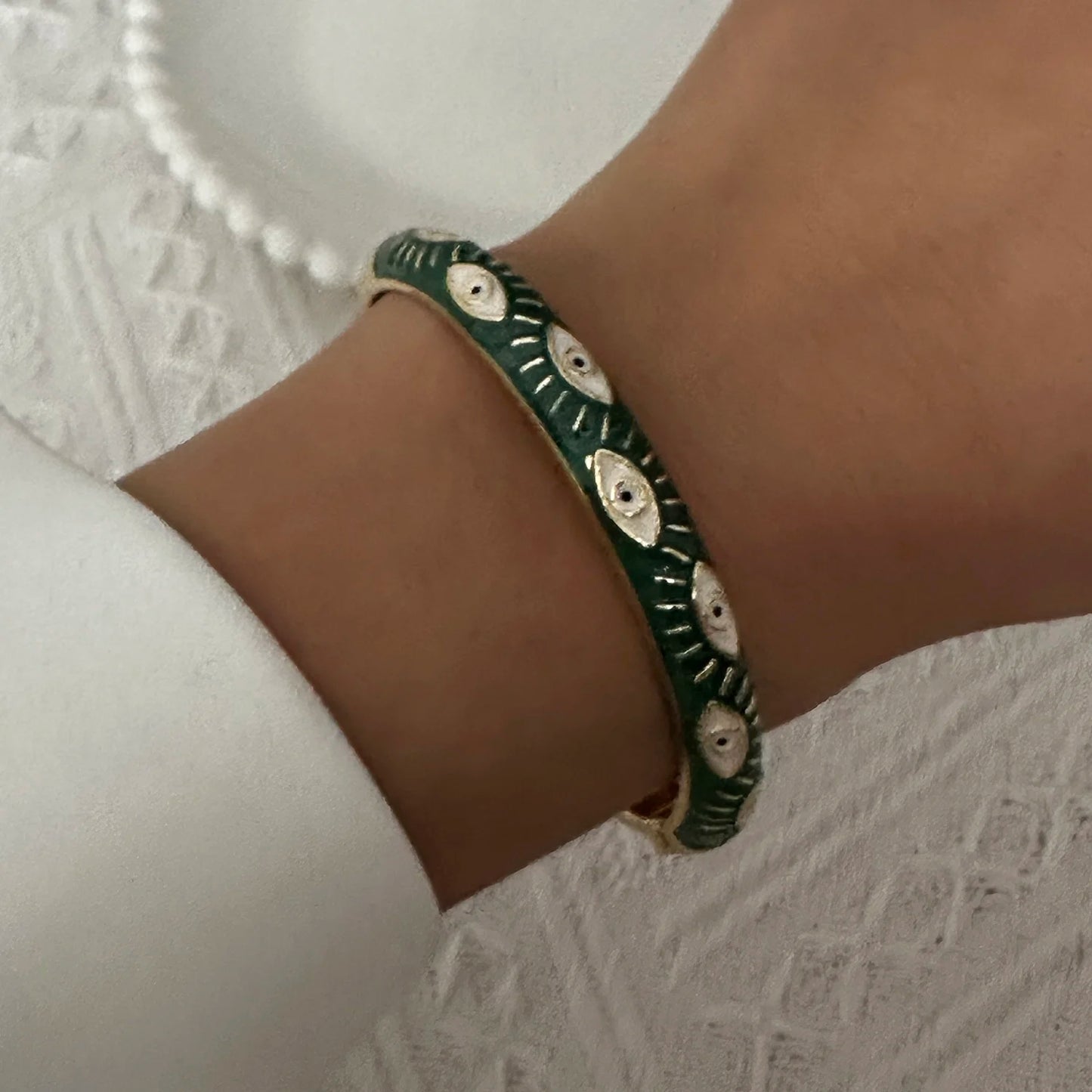 Elegant Enamel Dropped Glaze Flower Texture Bracelet For Women Retro Gold Plated Evil Eye Floral Zircon Bangle Party Jewelry