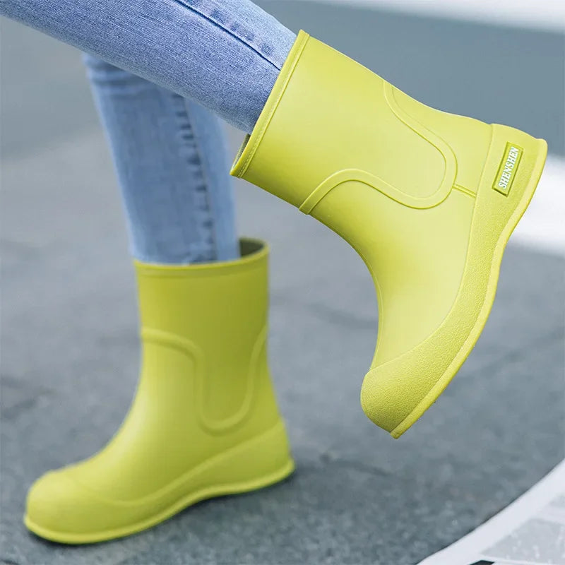 Fashionable women's rain boots for outdoor wear, mid-calf waterproof and anti-slip rubber shoes for kitchen work, water boots