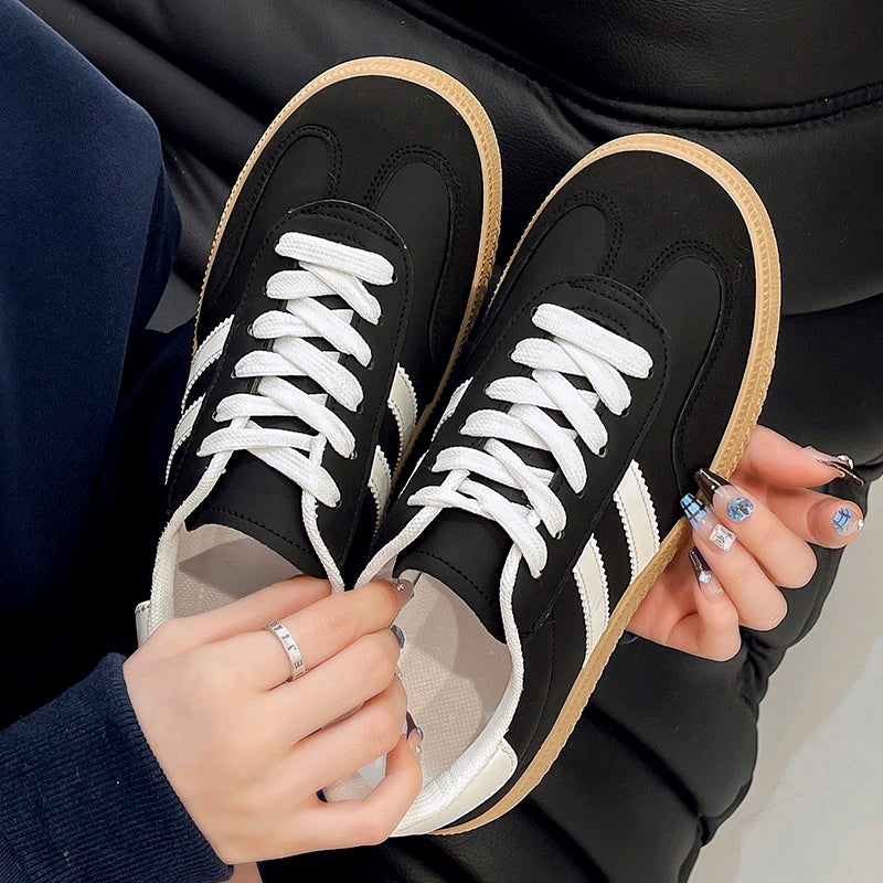 Shoes Woman 2025 Trend Casual Sneakers Comfortable Lace Up Flats Tennis Shoe Breathable Walking Jogging Shoe Zapatillas De Mujer