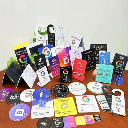 Wholesale Customized NFC Business Card Tag 213 Programmable Smart Luxury QR Code PVC VIP NFC Business Card