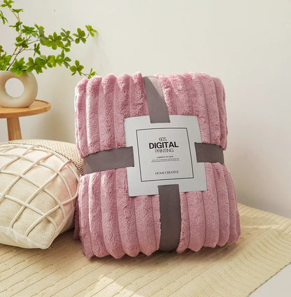 1pc Fluffy Coral Velvet Blanket Air-Conditioned Flannel Plush Comfortable Thickened and Warm Soft Plush Throw Blanket Bed Cover