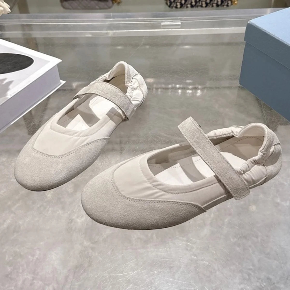 2026 High Quality Autumn Women Single Strap Round Toe Elastic Back Flat Shoes For Daily Wear ch26030135