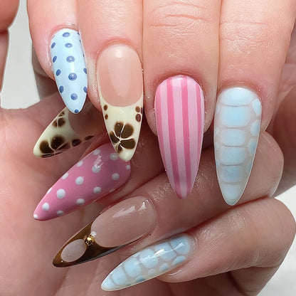 24pcs Red Star Print Fake Nails Sweet Cool Short Almond Press on Nail for Women Wearable Detachable Ins Spice Girl False Nails