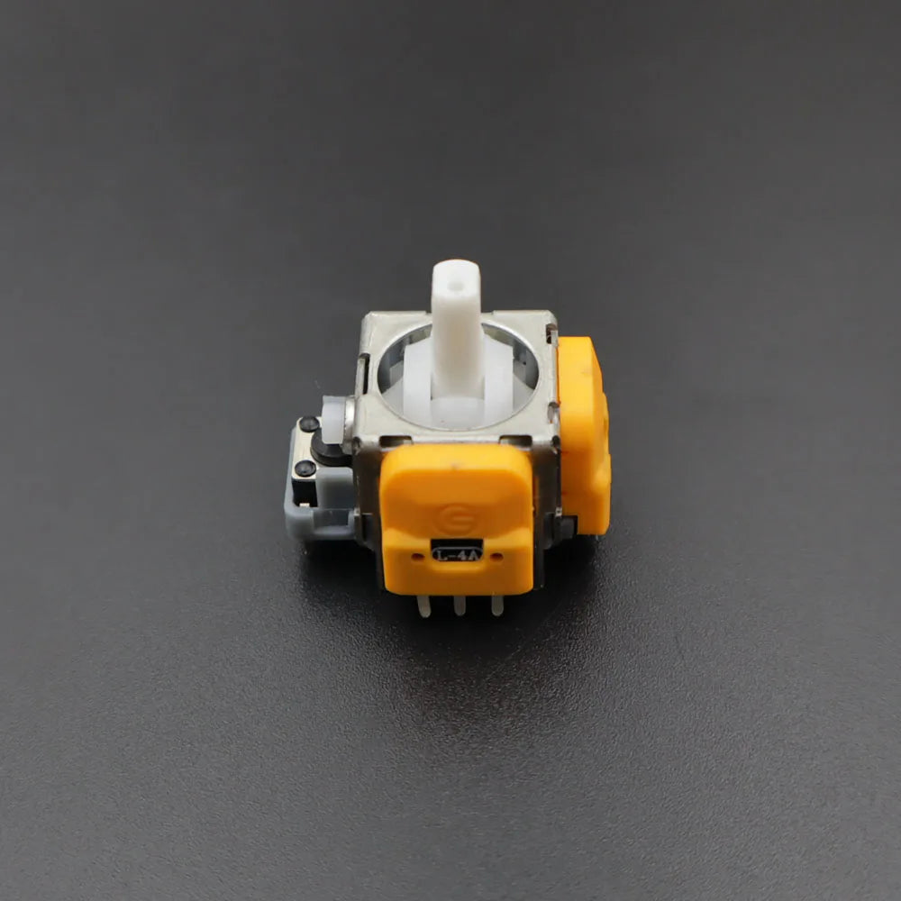 1 PCS 3D Joystick, Suitable for PS4, PS5, XBOX ONE, and SWITCH PRO Models. It Is Highly Flexible in Operation and Easy to Use.