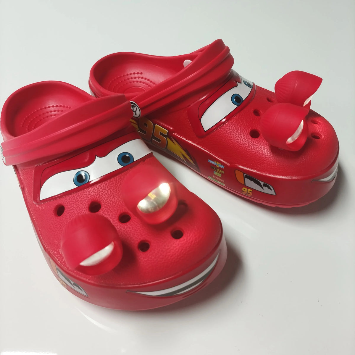 Cartoon Clogs with LED Light Shoe Charms Glow in Dark Garden Shoes Summer Beach Sandals Lightweight Slip On Clogs