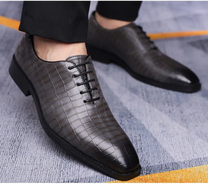 Luxury Mens Leather Shoes Retro Carved Lace-up Brogue Oxford Wedding Men Dress Shoes Male Formal Business Gentleman Office Shoes