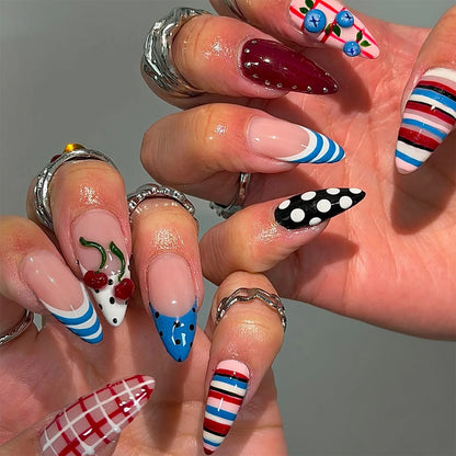 24pcs Red Star Print Fake Nails Sweet Cool Short Almond Press on Nail for Women Wearable Detachable Ins Spice Girl False Nails