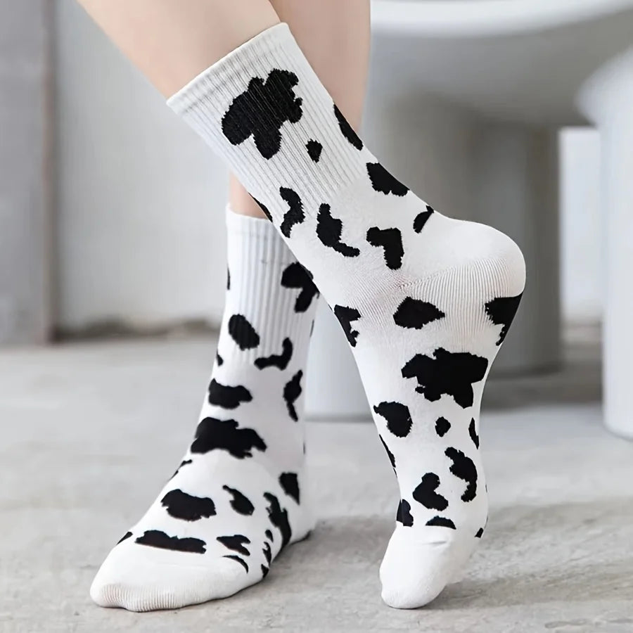 2 Pairs Cow Print Socks–Trendy Black&White Contrast Design,Soft&Skin-Friendly Unisex Crew Socks for Streetwear&Daily Outfits