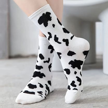 2 Pairs Cow Print Socks–Trendy Black&White Contrast Design,Soft&Skin-Friendly Unisex Crew Socks for Streetwear&Daily Outfits