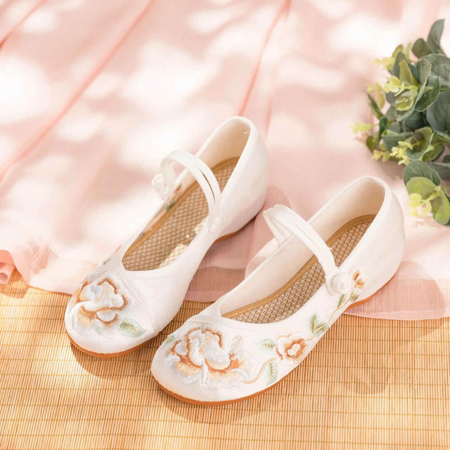 Embroidery Old Beijing Cloth Shoes Streetwear Embroidery Casual Vintage Cheongsam Autumn Sneakers Women Shoes Ethnic Style