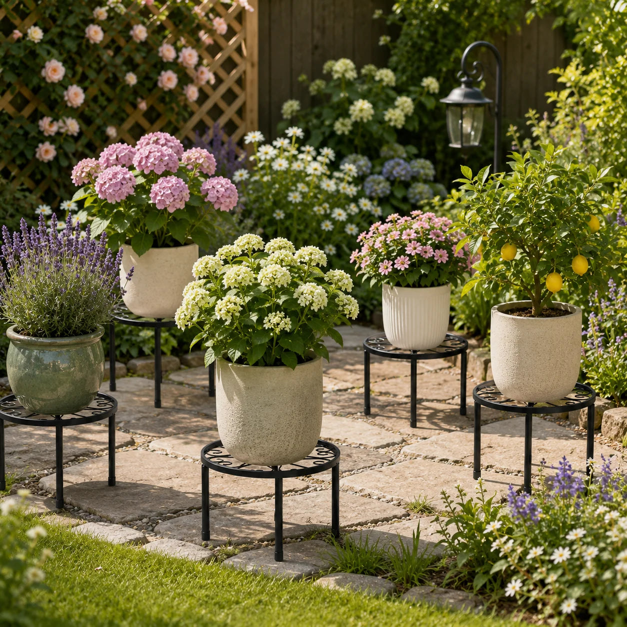 Round Metal Plant Stand, Heavy Duty Black Iron Plant Pot Stand with Raised Edge, Indoor & Outdoor Flower Pot Holder for Living Room, Balcony, Patio & Garden