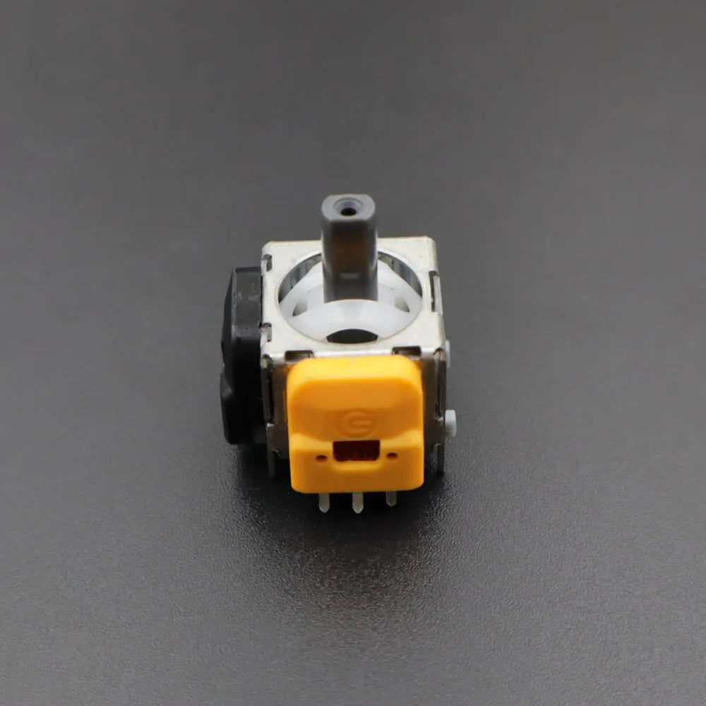 1 PCS 3D Joystick, Suitable for PS4, PS5, XBOX ONE, and SWITCH PRO Models. It Is Highly Flexible in Operation and Easy to Use.