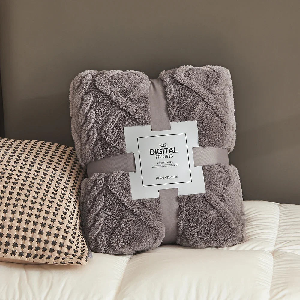 Fluffy Coral Velvet Throw Blanket – Soft Plush & Warm, Thickened Flannel, Comfortable for  Air-Conditioned Room, Luxury Decor