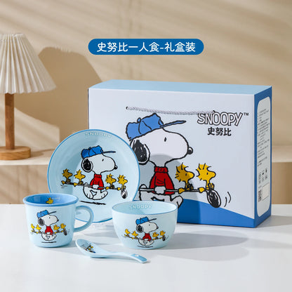 New 4 Pcs Cute Cartoon Snoopy Ceramic Tableware Gift Box Set Cup Spoon Bowl Plate Heatable Beautiful Tableware Kid Birthday Gift