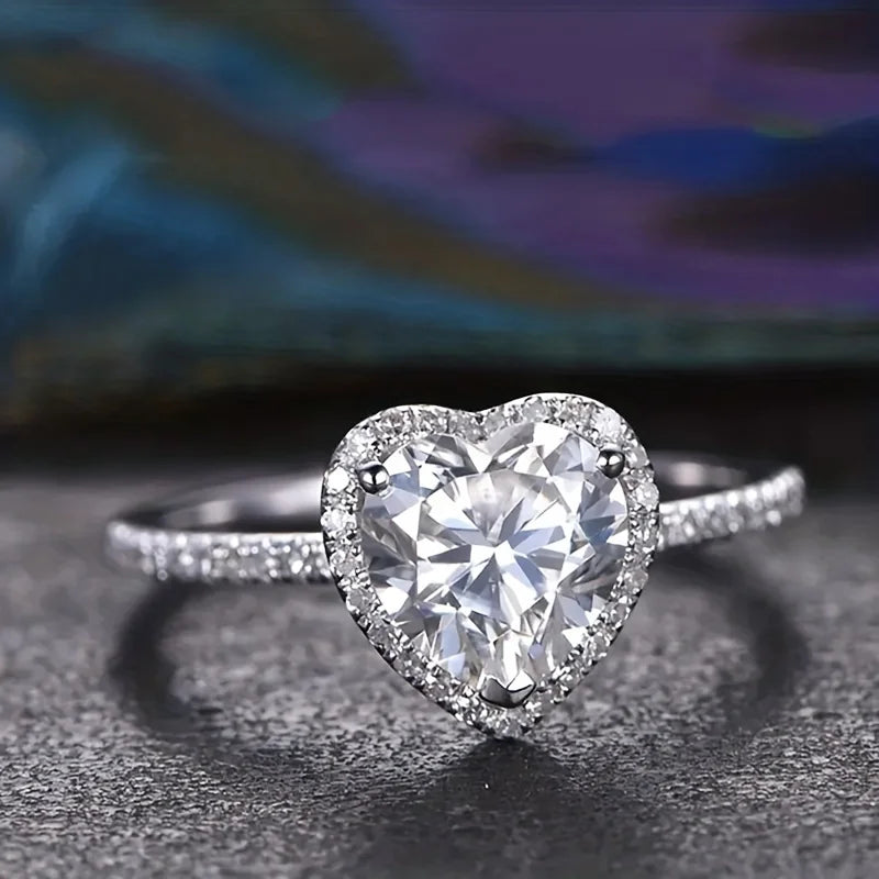 Exquisite Romantic Engagement Jewelry 3 Prong Heart Rings For Women Wedding Party Valentines Gift