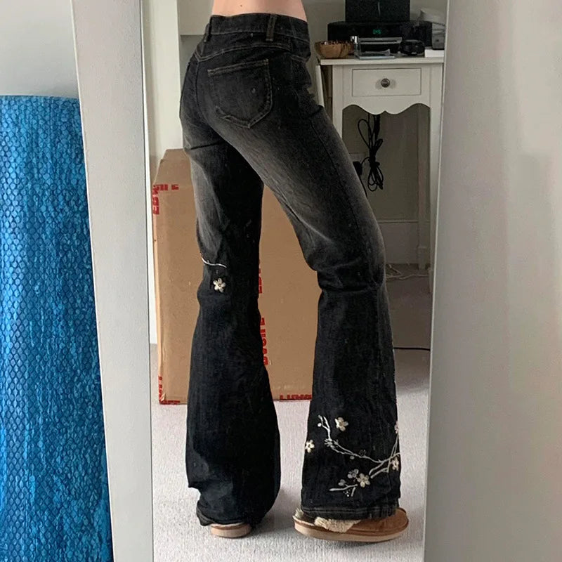 Floral Embroidery Jeans Vintage 2000s Low Rise Flared Jeans Women Retro Y2k Baggy Denim Pants High Street Basic Trousers