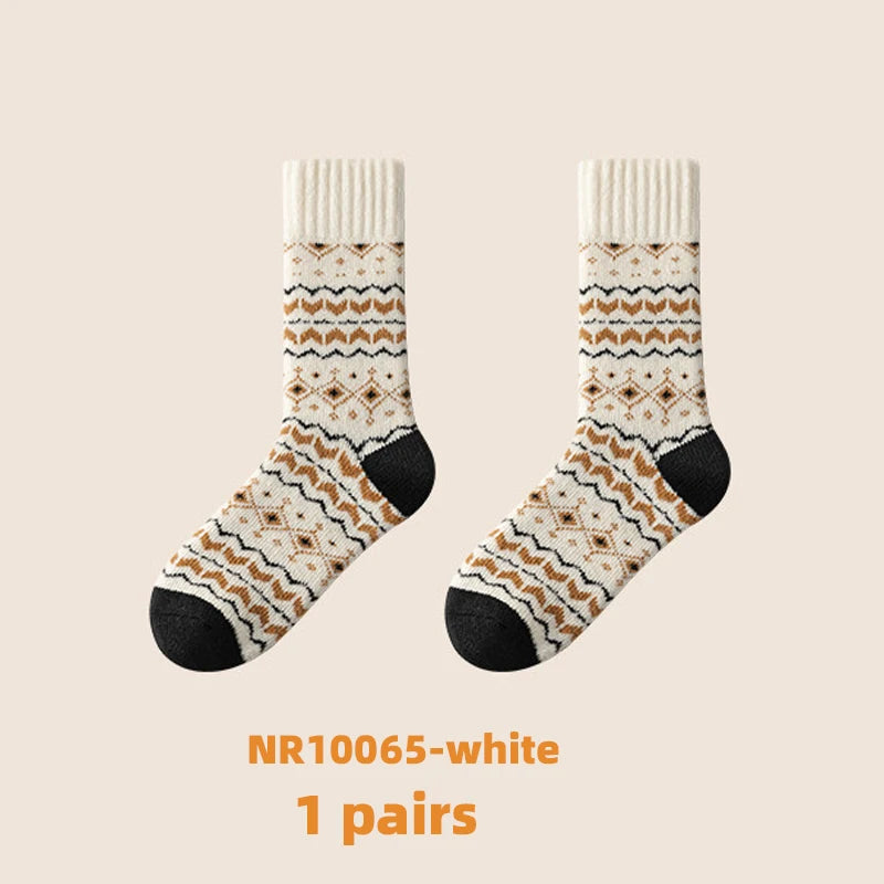 1/5 Pairs Autumn/Winter Retro Pattern Women Round Neck Socks Warm Comfortable Ethnic Style Outdoor Fashionable Casual Socks