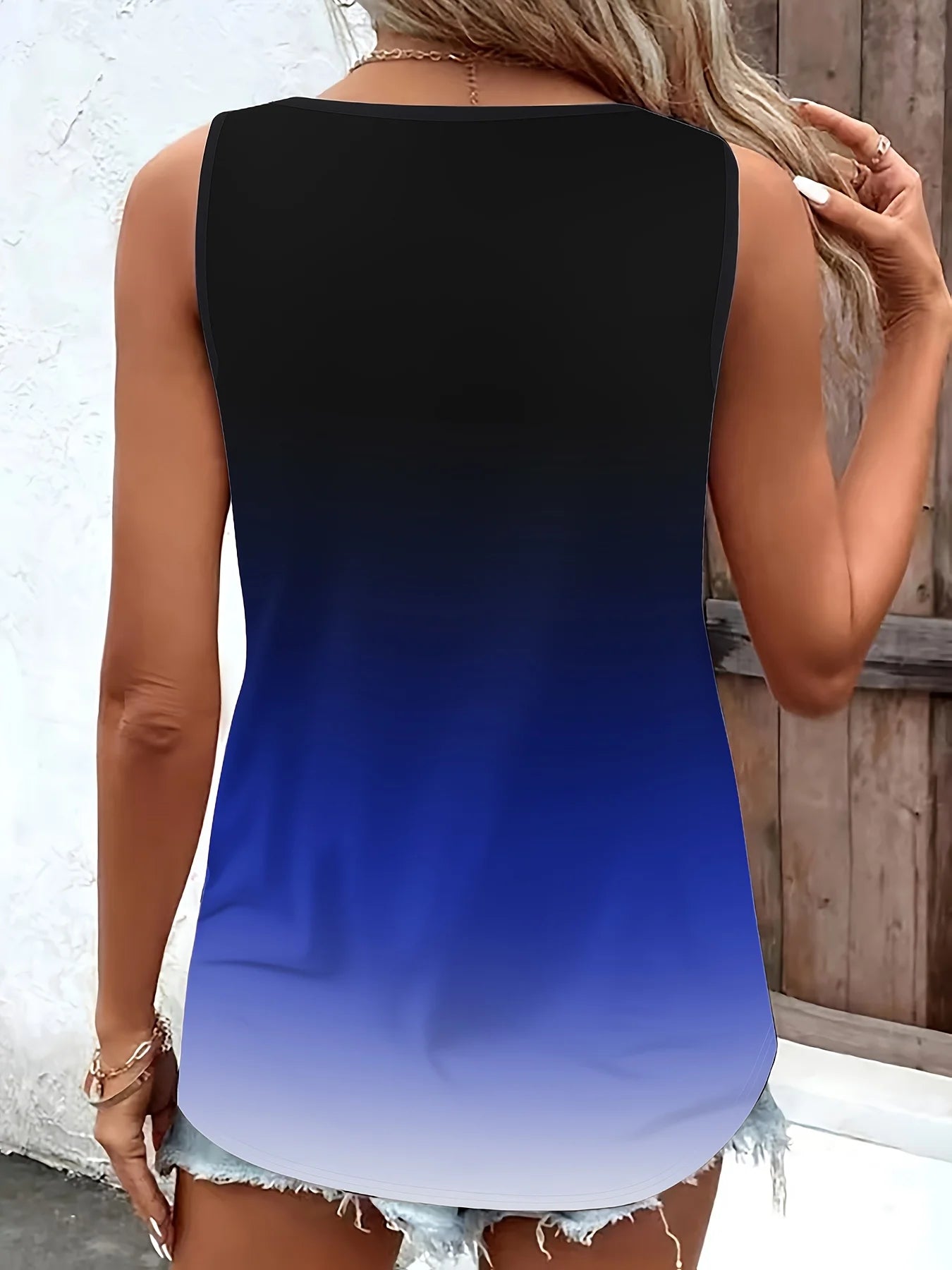 Plus Size Women's Gradient Tank Top with Stylish Ring Detail Comfortable Casual Wear Versatile Sleeveless Summer Blouse