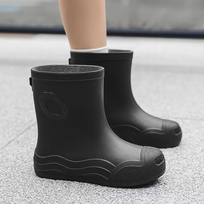 Lightweight rain boots for women, mid tube Japanese rain boots, anti slip, waterproof, wear-resistant thick soled rubber shoes,