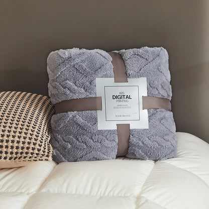 Fluffy Coral Velvet Throw Blanket – Soft Plush & Warm, Thickened Flannel, Comfortable for  Air-Conditioned Room, Luxury Decor