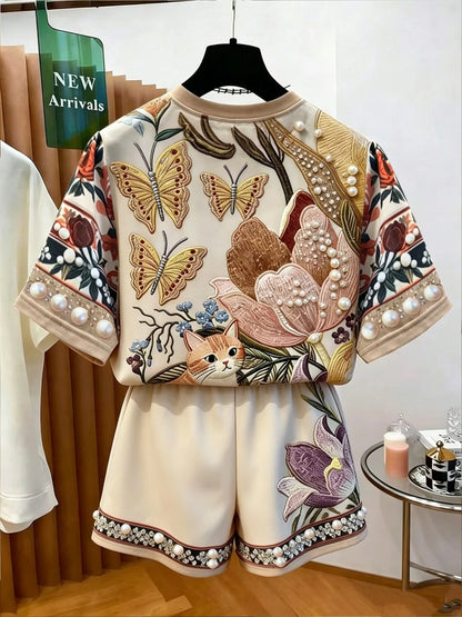Women's Summer Casual Outfit: Elegant Floral Butterfly and Kitten Print Short-Sleeve Top + Loose Shorts Two-Piece Set, Suitable for Summer Casual Outings, Versatile Clothing
