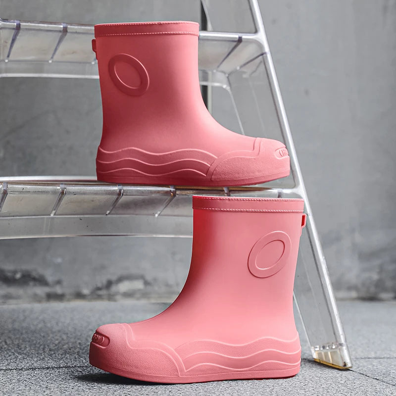 Lightweight rain boots for women, mid tube Japanese rain boots, anti slip, waterproof, wear-resistant thick soled rubber shoes,