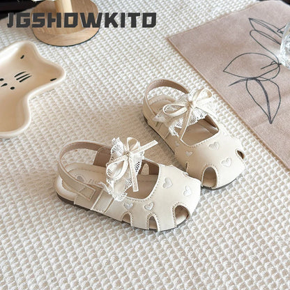 JGSHOWKITO Summer Children Heart Hollow Out Sandals Closed Toe Kids Wedding Party Shoes with Lace Bow Casual Girls Flat Sandals